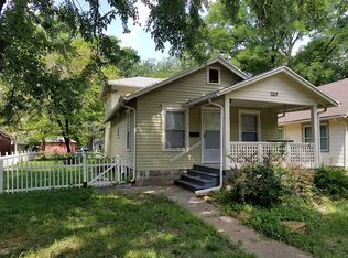 1165 SW Macvicar Ave, Topeka, KS 66604