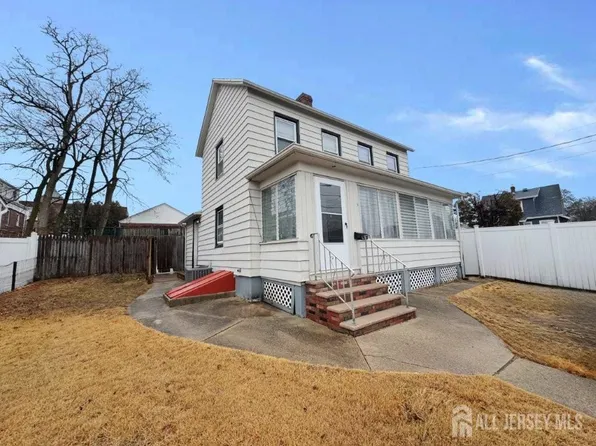 5 Martins Ln, Sayreville, NJ 08872