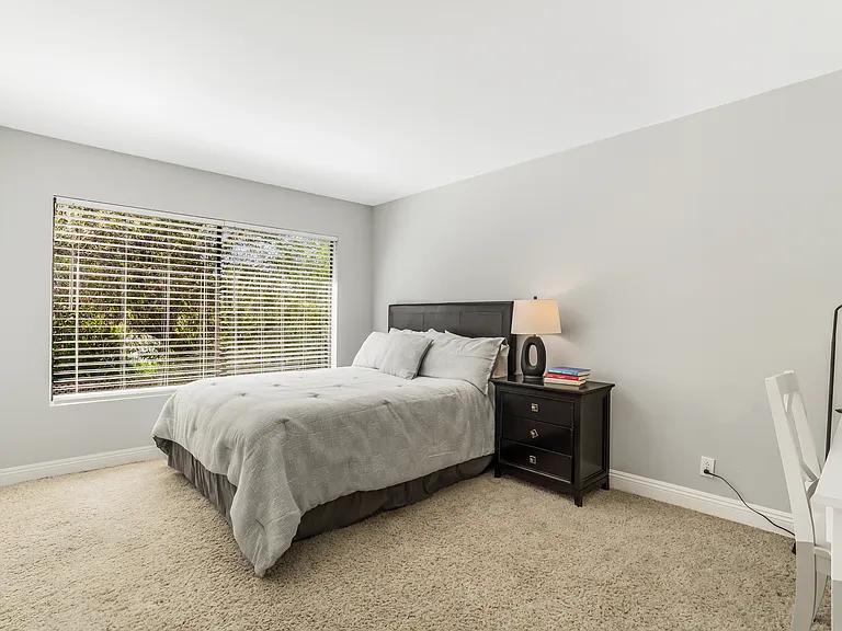 263 Fox Hills Dr — Photo 17