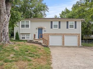 815 E Johnston St, Olathe, KS 66061