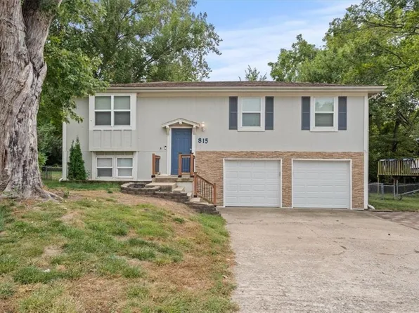 815 E Johnston St, Olathe, KS 66061