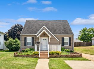 2150 Clarke Dr, Dubuque, IA 52001