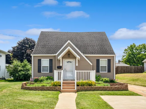 2150 Clarke Dr, Dubuque, IA 52001