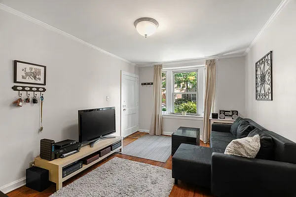 Rented by Compass | media 10