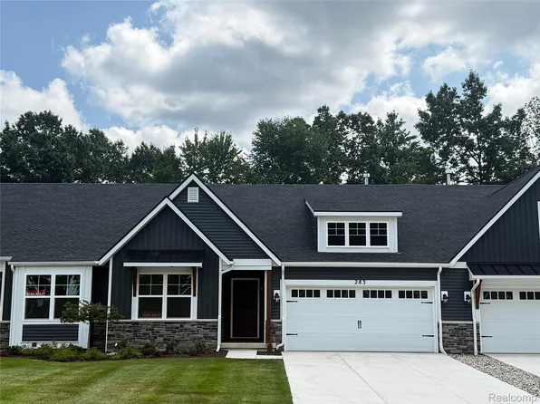 283 Canyon Creek Ct #30, Howell, MI 48843