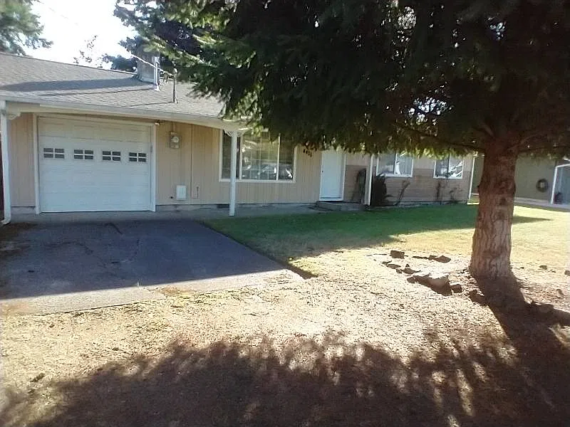 3 bed, 1050 sqft, $2,250 — Photo 1