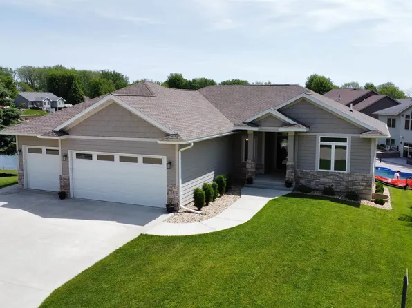 35 Venetian Dr, Ventura, IA 50482
