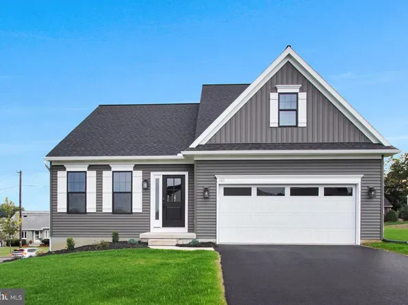 101 Field Ln, Millersville, PA 17551