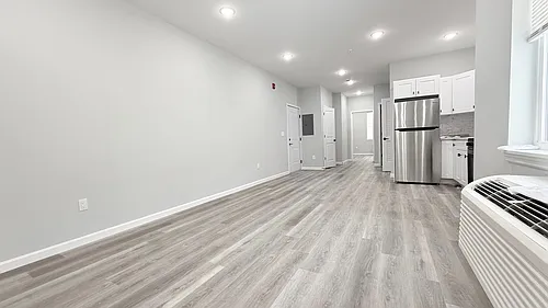 22 Seeley St Photo 1