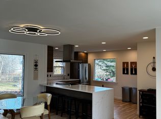 13814 W Robin Trl, New Berlin, WI 53151