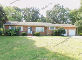 604 Pineburr Rd, Jamestown, NC 27282