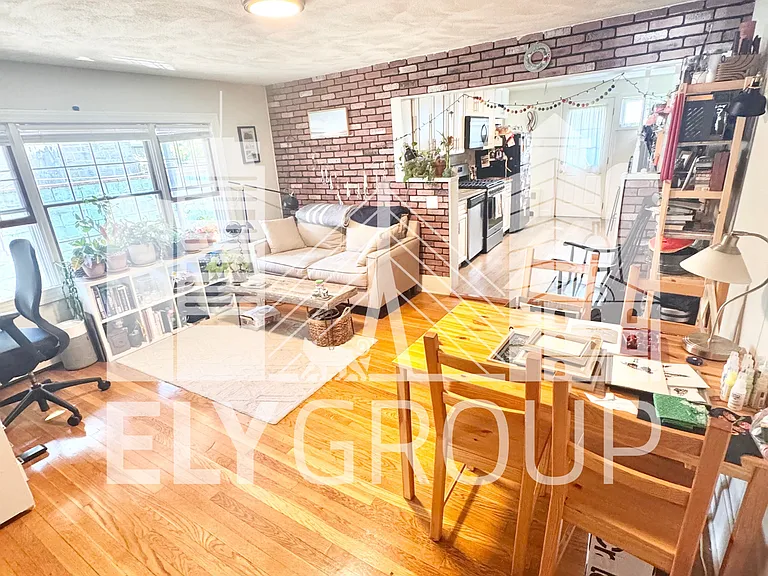 220 Harvard St #1 — Photo 12