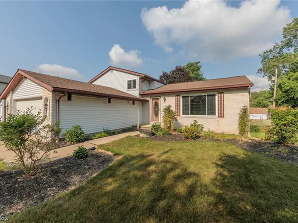 18360 Walnut Dr, Strongsville, OH 44149