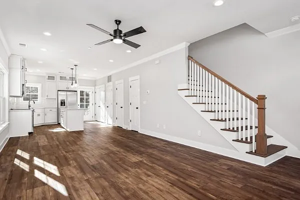 377 Beechcroft Rd — Photo 3