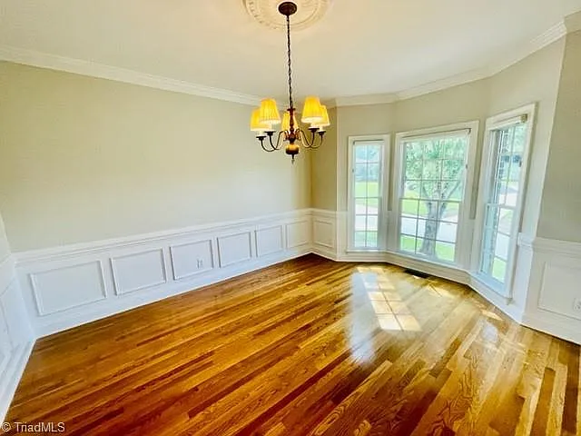 104 Castleton Pl — Photo 3