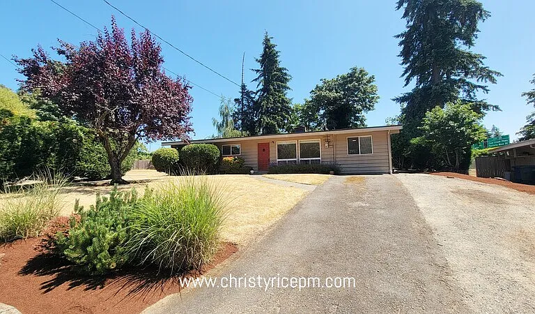 12051 SE 42nd St — Photo 1