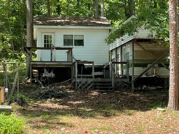 6134 Wallops Dr, New Church, VA 23415