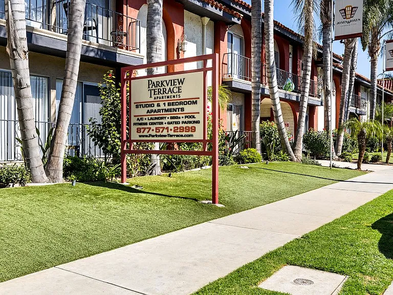 Parkview Terrace Apartments — Photo 44
