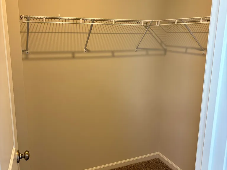 609 Parker Ct — Photo 11