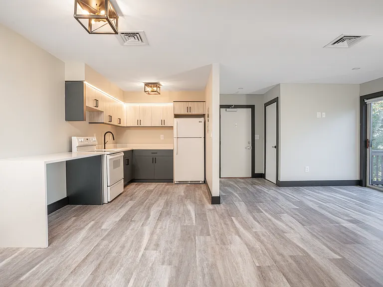 8-12 South Blvd #12-102 — Photo 8