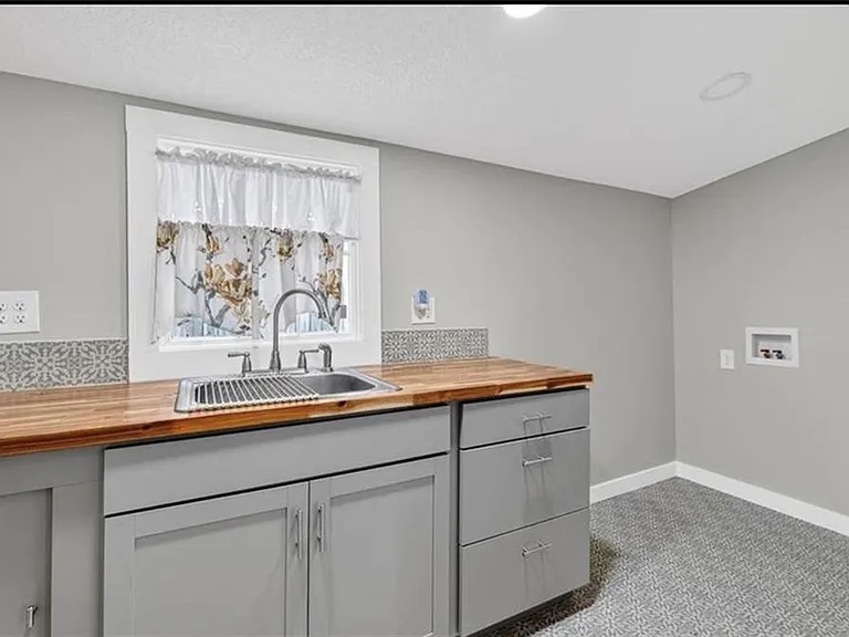 2329 Reynolds St — Photo 12