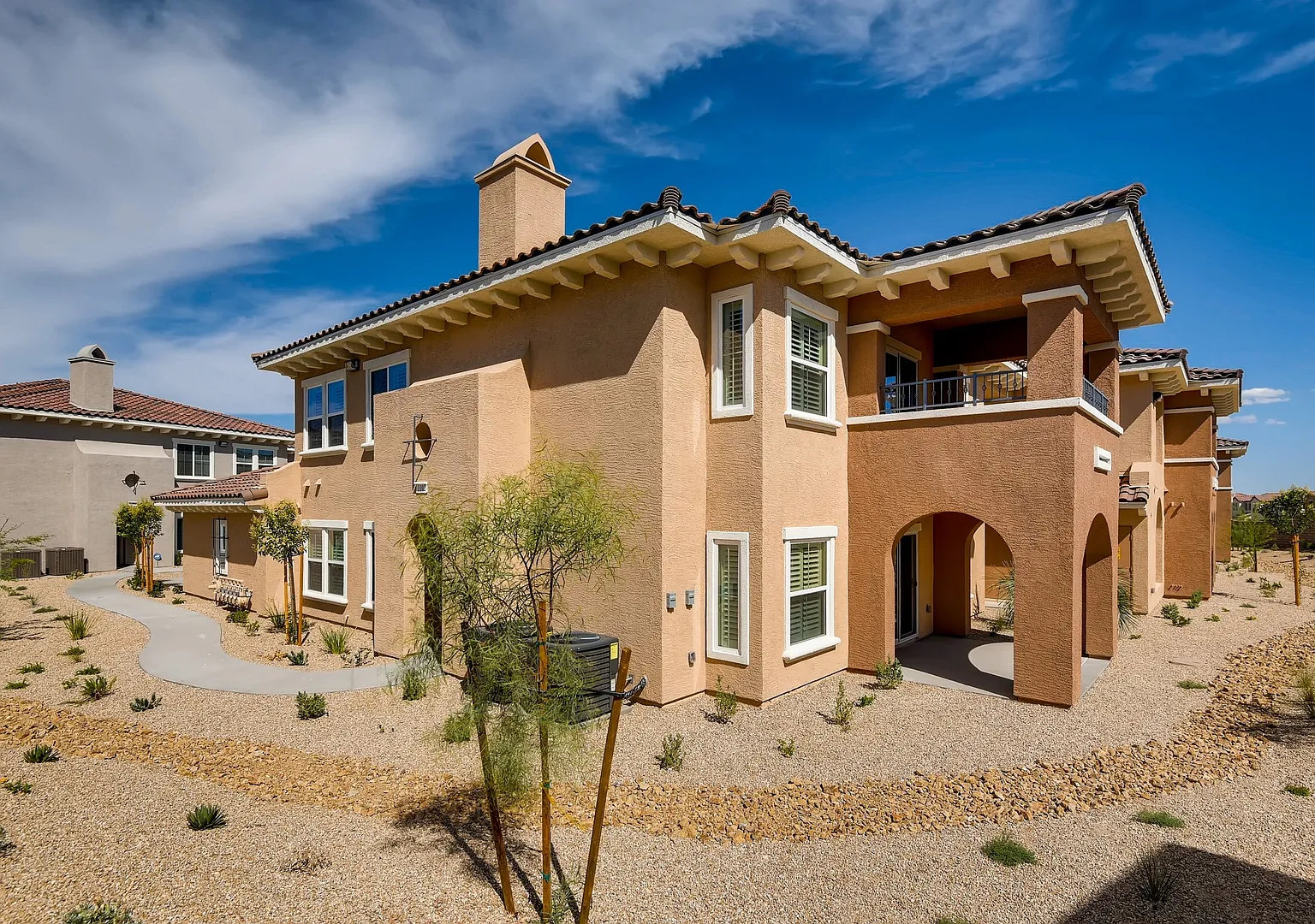 Gorgeous Luxury Condo in Summerlin — Photo 2