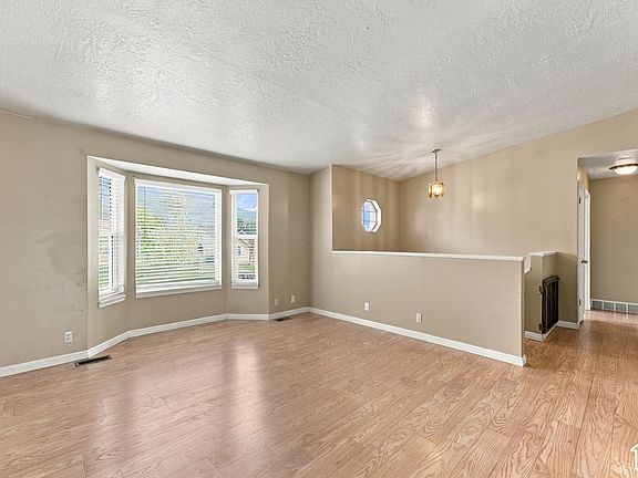 3rd image of 1177 N 200 W