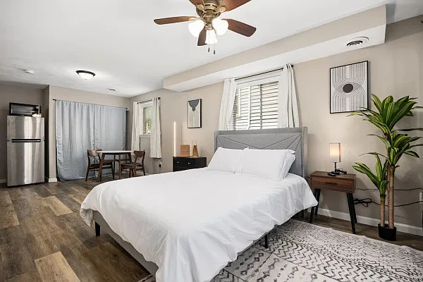 Studio, 646 sqft, $1,499 — Photo 4