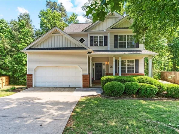 305 Penfield Cir, Sugar Hill, GA 30518