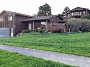 702 Bridgeview Ave, Pierre, SD 57501