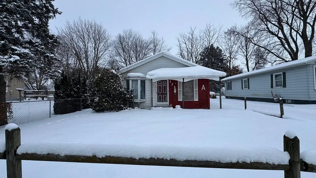 123 Laurel St photo 1