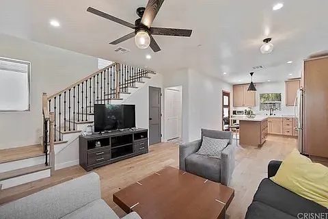 1403 Broadway #1403 — Photo 9