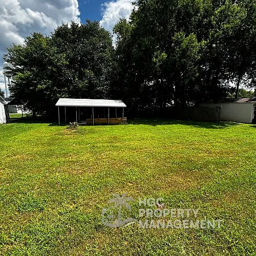 707 Magnolia - - — Photo 3