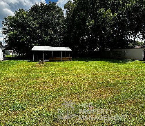 3rd image of 707 Magnolia Dr