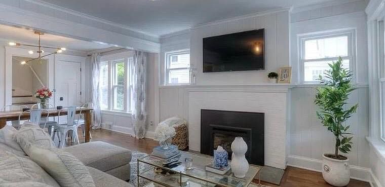 1st image of 19 East Ave