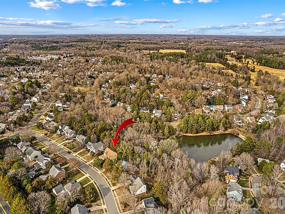 3rd image of 131 Morrison Hill Rd