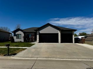 914 6th St, Milford, NE 68405