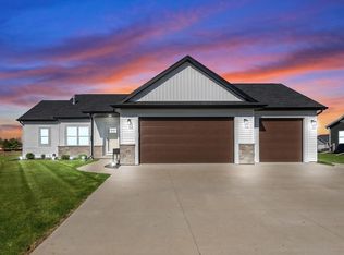 425 East STREET, Juneau, WI 53039