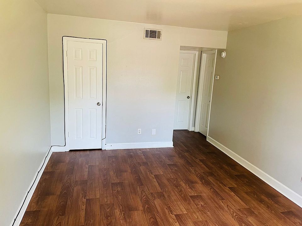 1st image of 457 White Dr Unit B5