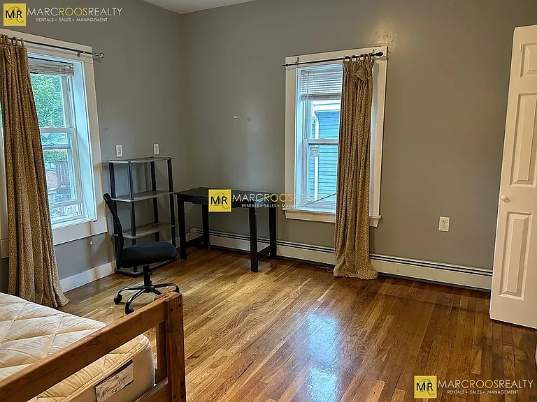 21 Weston St #21 — Photo 4
