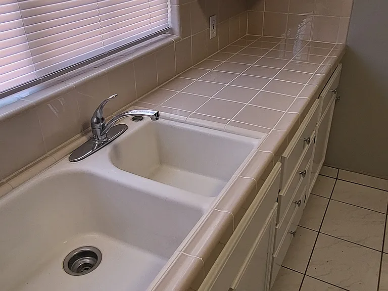 419 E Julian St — Photo 25