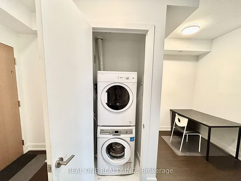 7 Grenville St #3009 — Photo 15