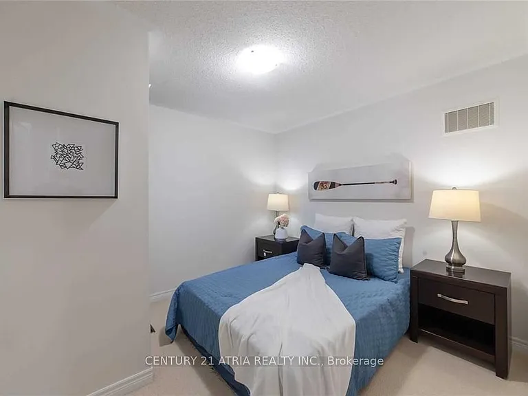 58 Mondial Cres — Photo 13