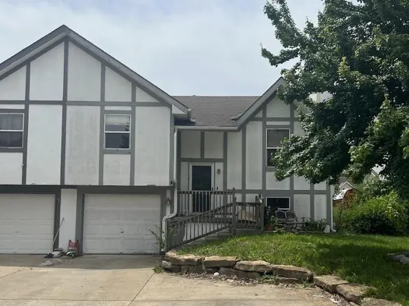 1827 Gates Dr W, Platte City, MO 64079