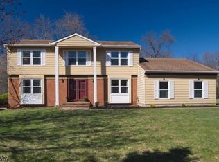31 Chestnut Cir, Somerset, NJ 08873