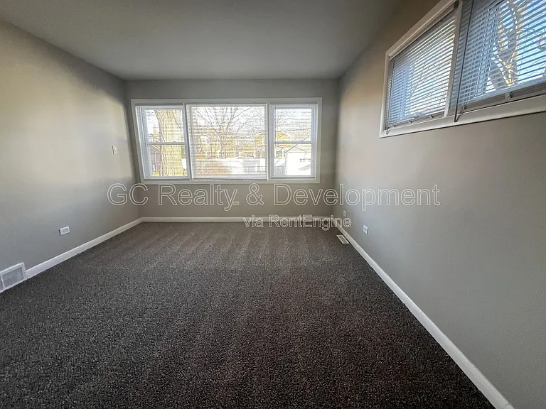 9121 S Utica Ave — Photo 9