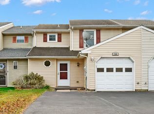 709 Overlook Dr, Bethlehem, PA 18017