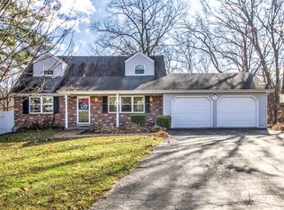 2412 Debra Dr, High Ridge, MO 63049