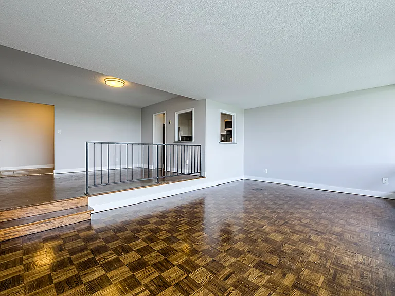640 Sheppard Ave E — Photo 6