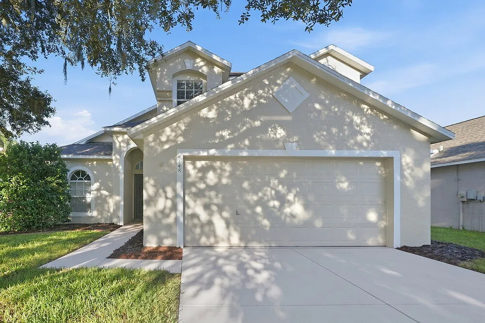 3 bed, 2.5 bath, 1783 sqft, $2,275 — Photo 1